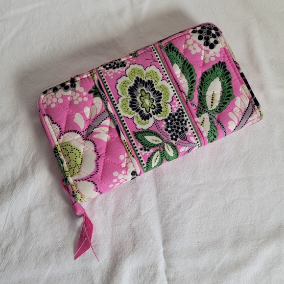 Vera Bradley Priscilla Pink Wallet - Picture 11 of 11